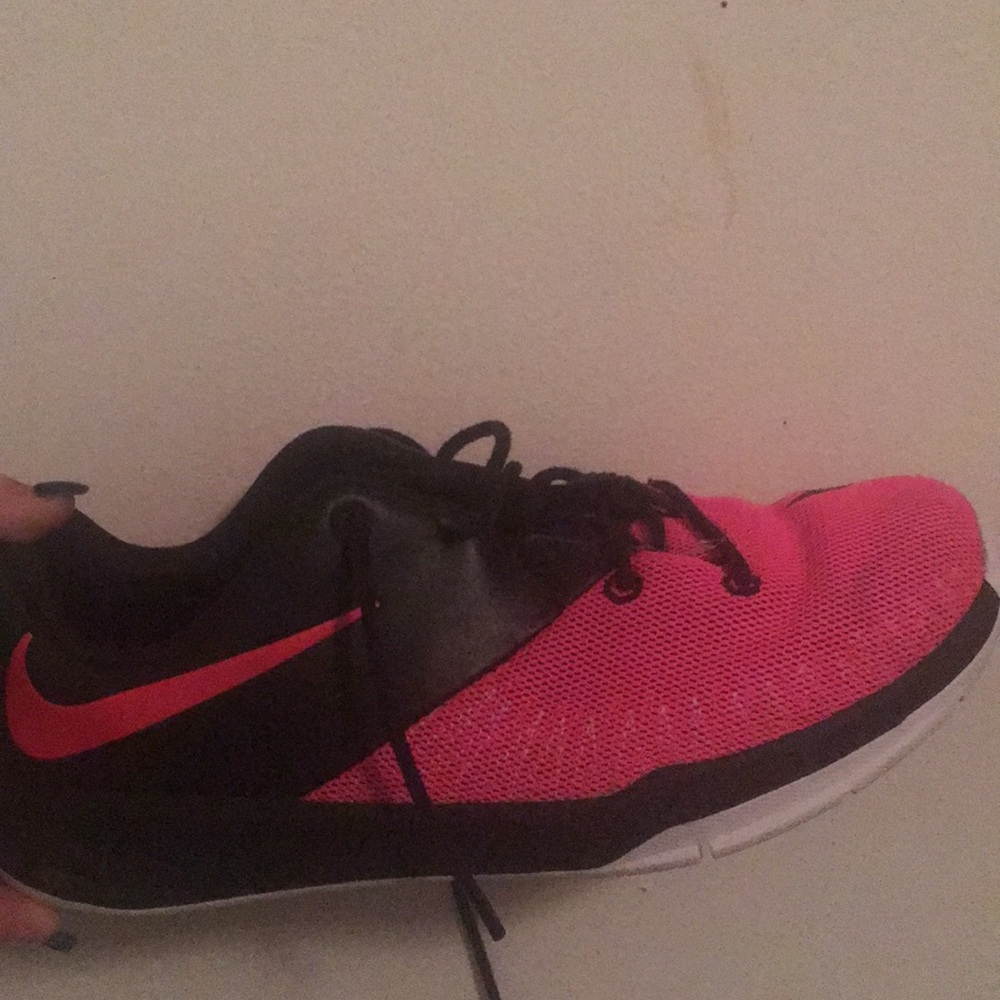 pink and black nike shoes ! may offer less !